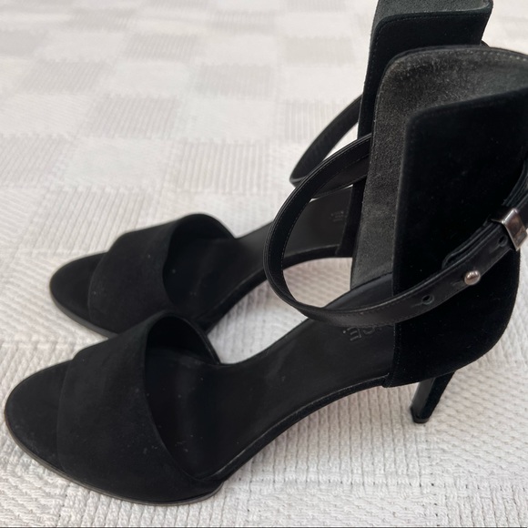 Vince Adley Suede Sandal with Ankle Strap Sz. 38 - Picture 6 of 6